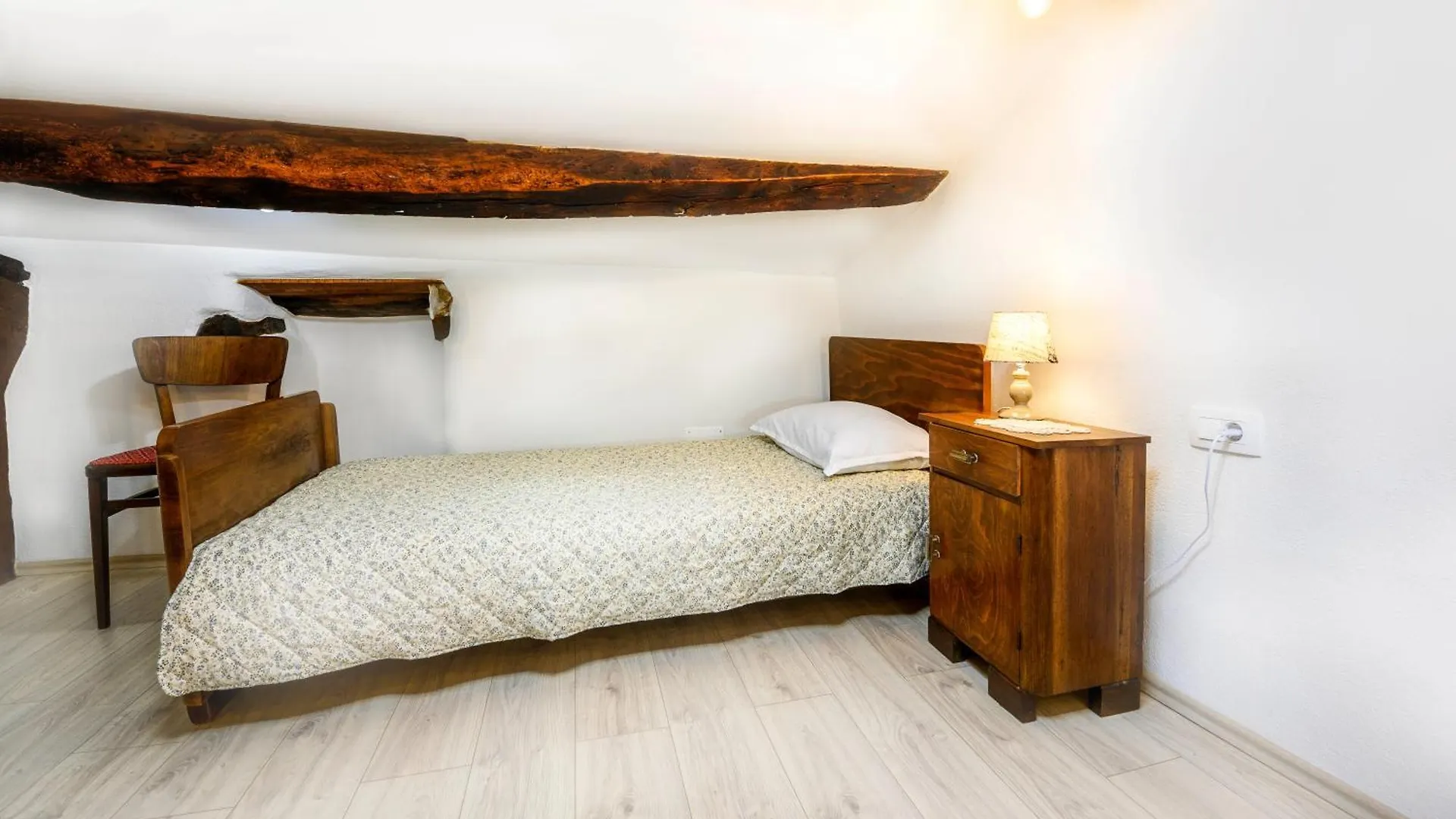 Apartman Studio Baladur Roč 0*,  Hırvatistan